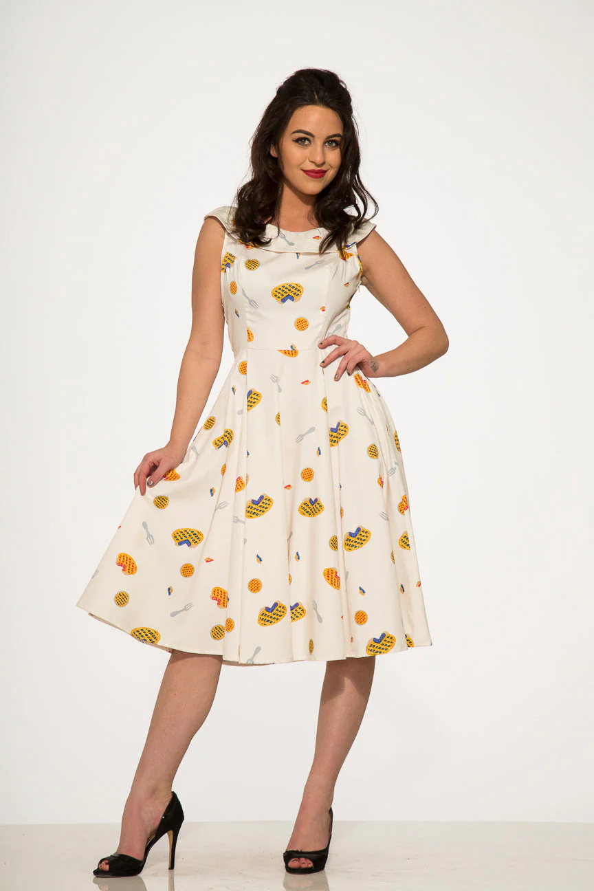 Pie Dress in Off White - Image 5