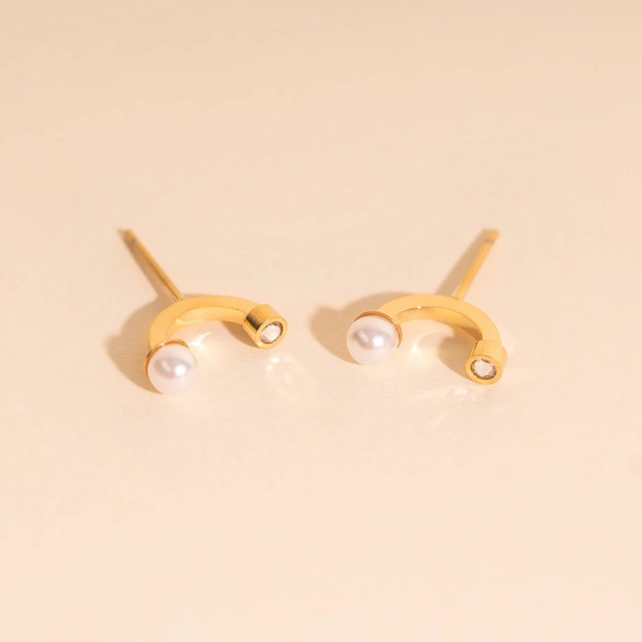 Arc and Pearl Stud Earrings - Image 10