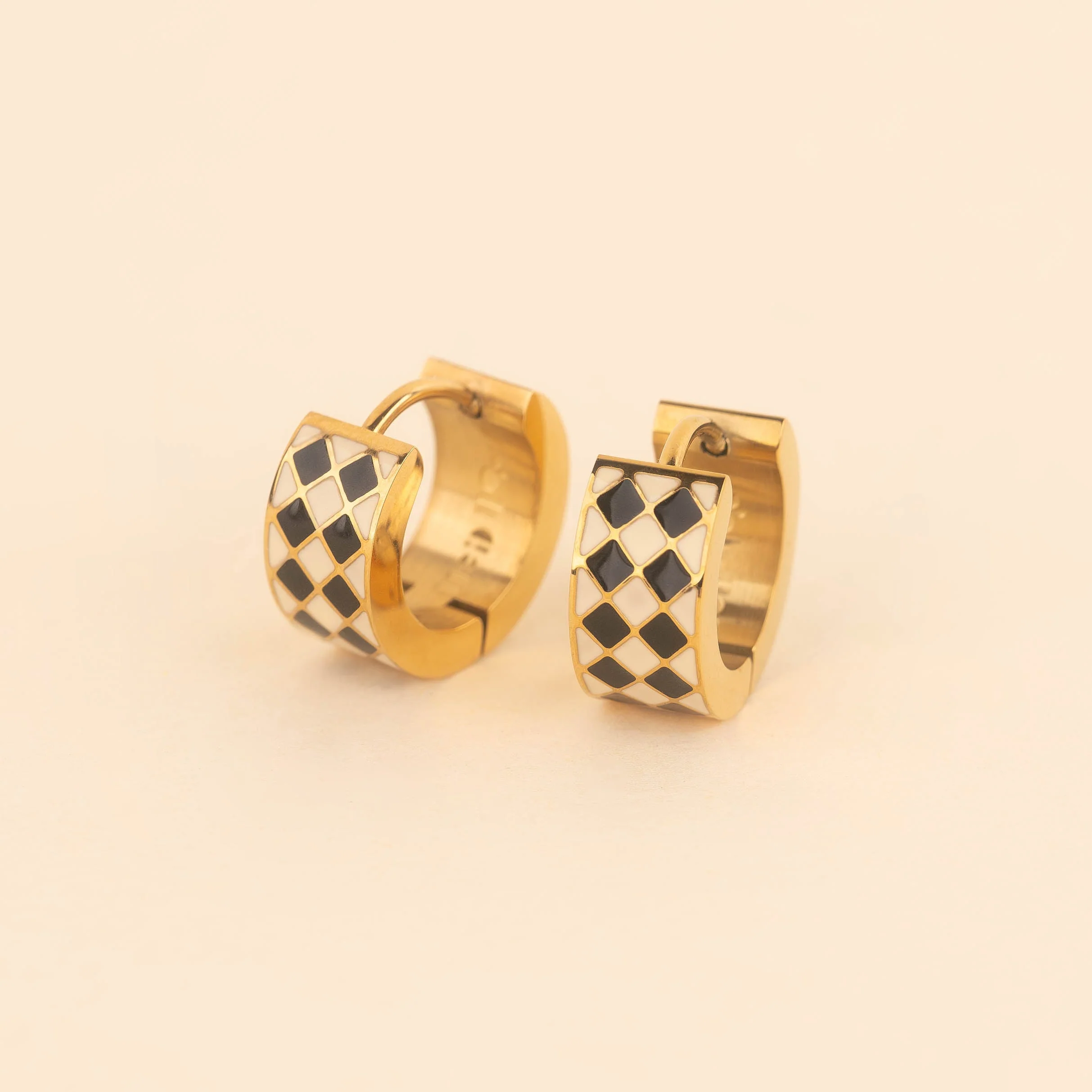Argyle Super Chunky Huggie Hoop Earrings - Image 2