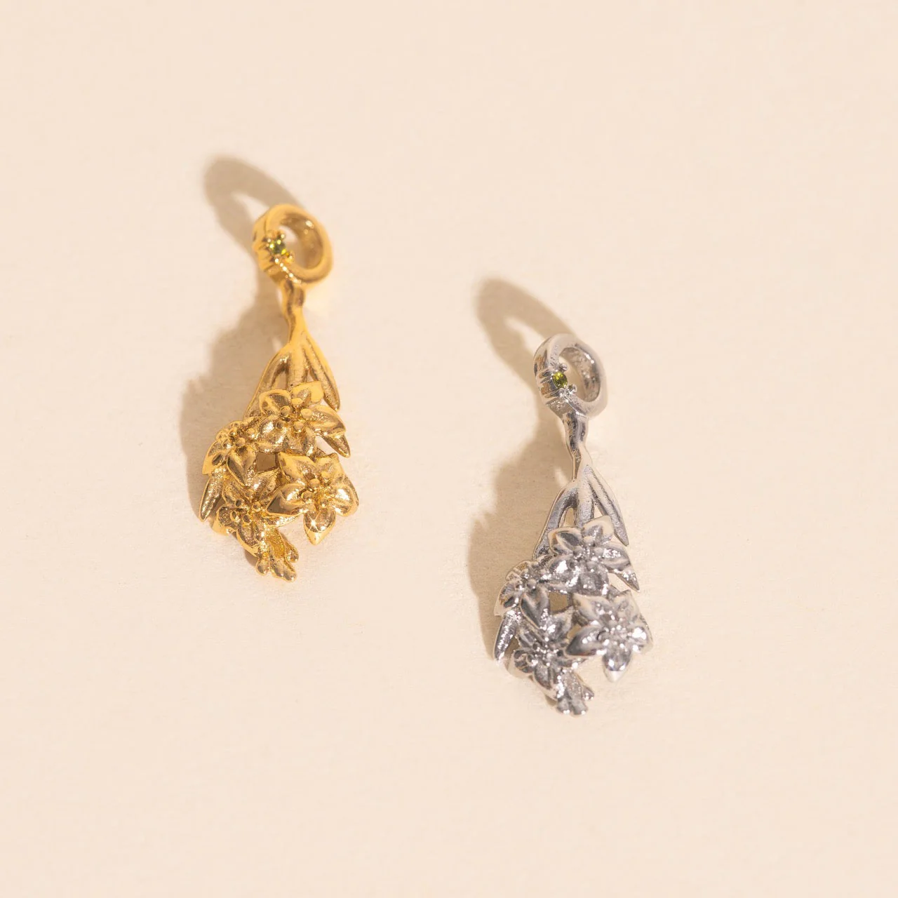 August Gladiolus Birth Flower Necklace Charm - Image 4