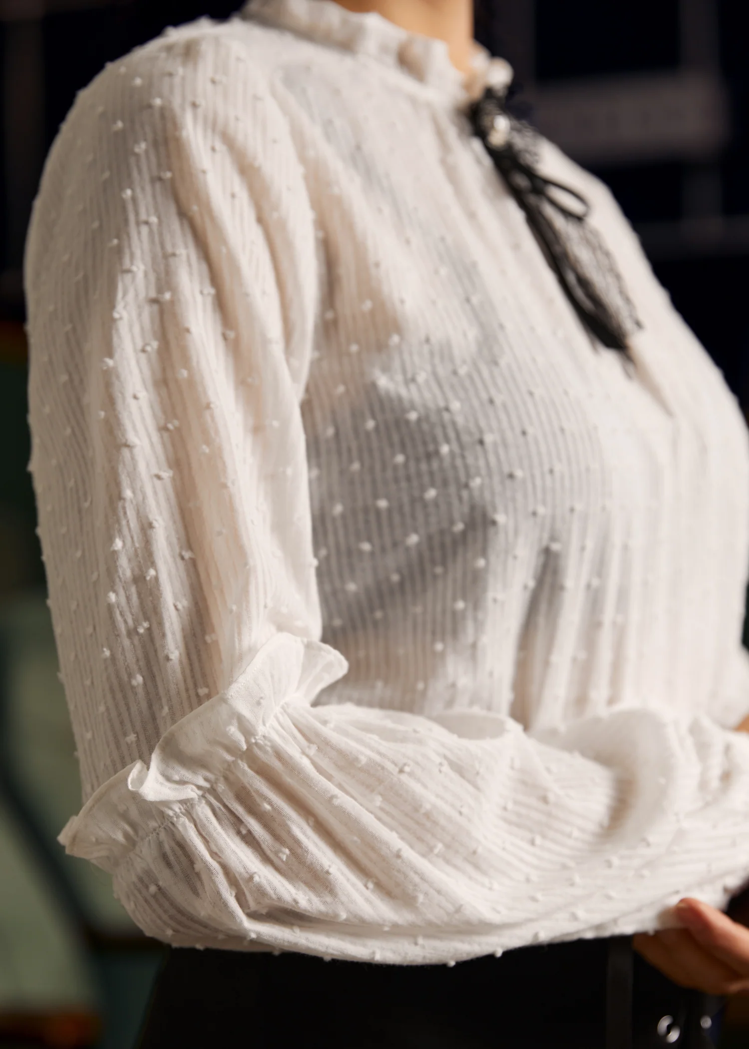 Bygone Beauty Balloon Sleeve Blouse - Image 6