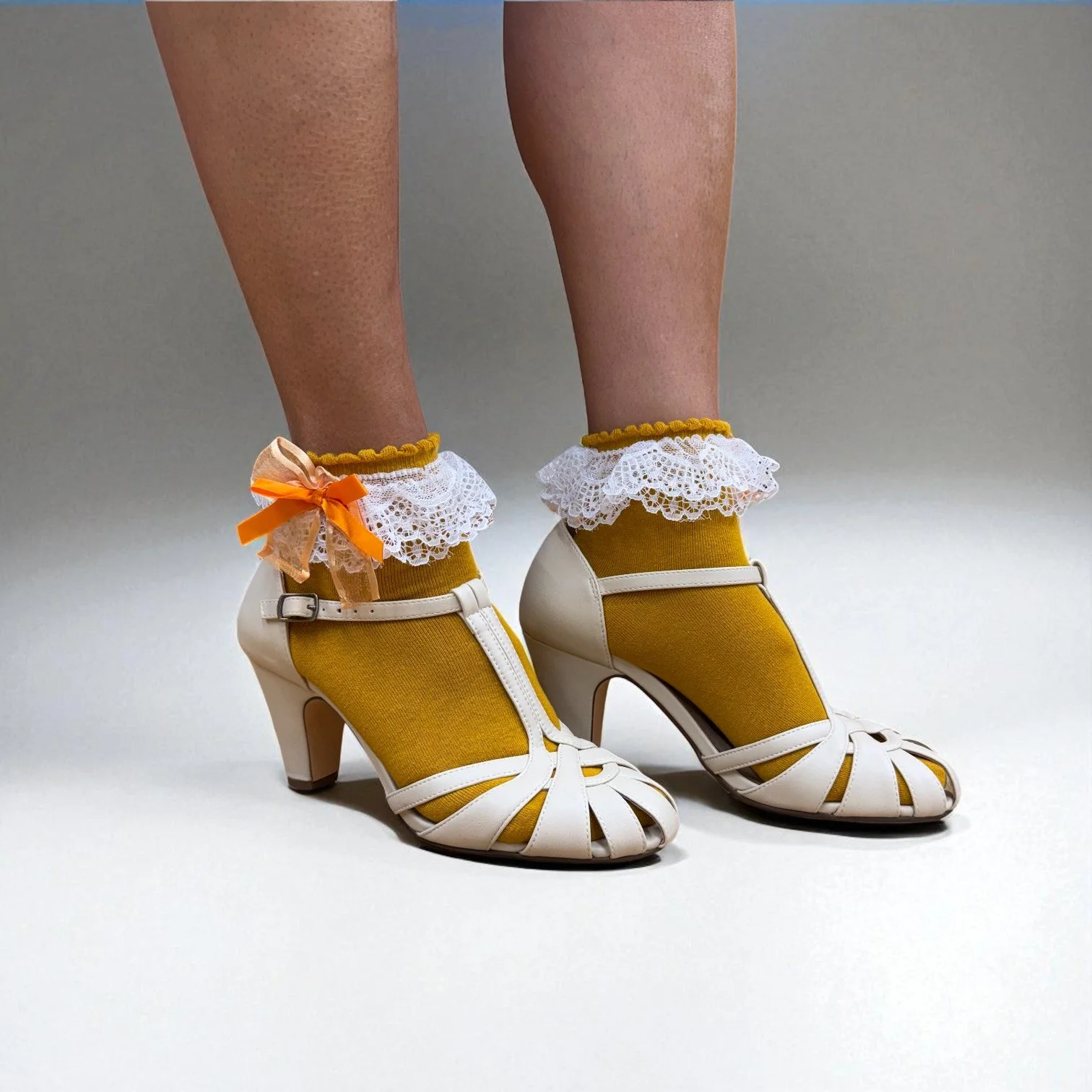 Bowey Lace Socks - Image 2
