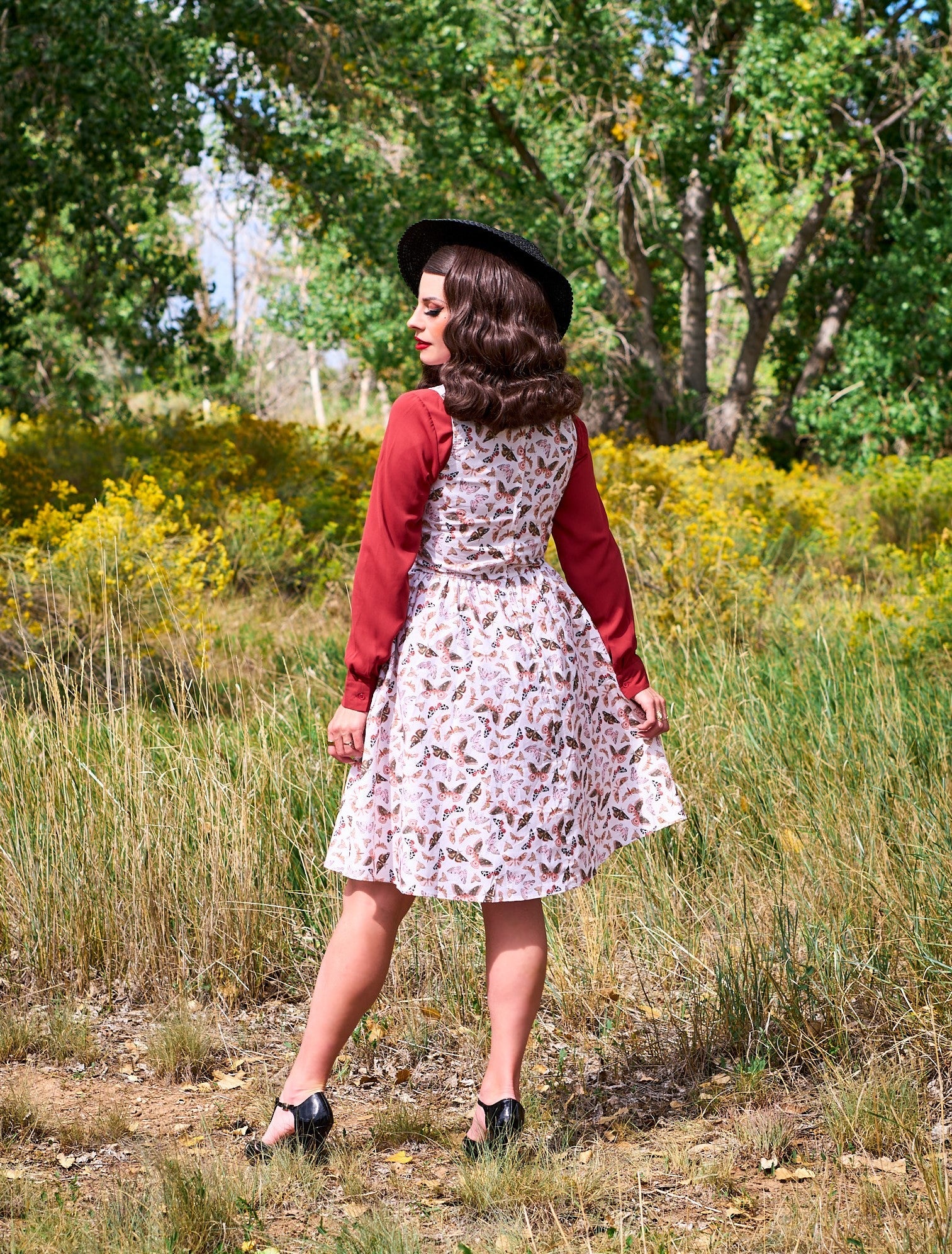 Butterfly Vintage Sleeveless Dress in Cream - Image 3