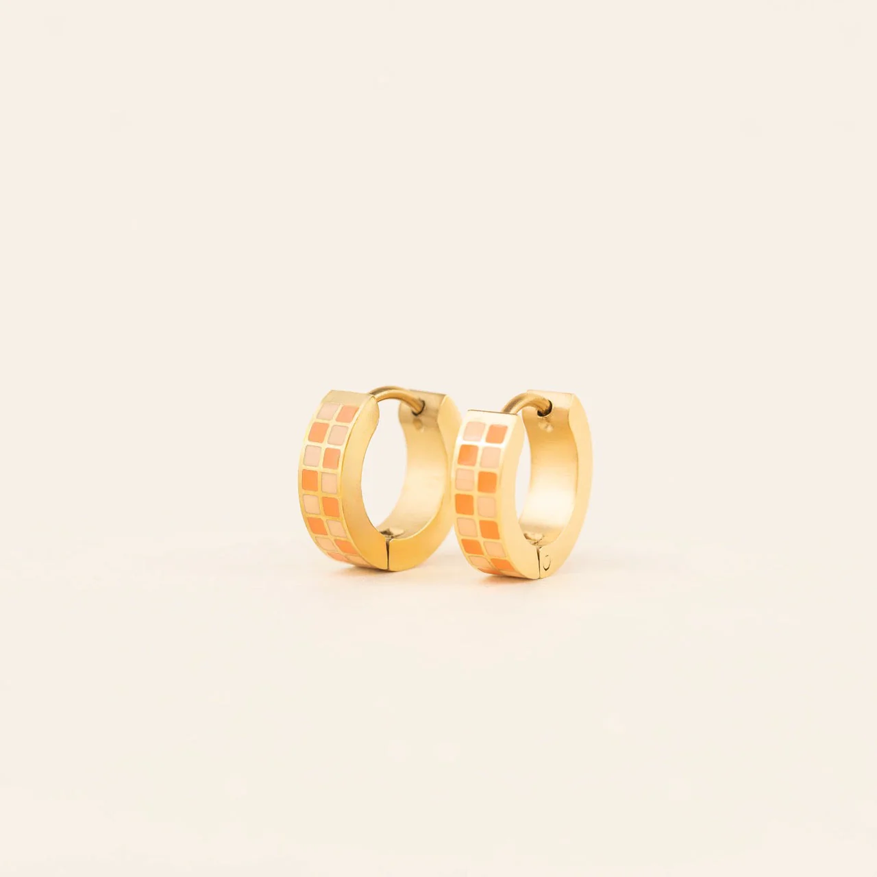Checkered Chunky Huggie Hoop Earrings - Image 4