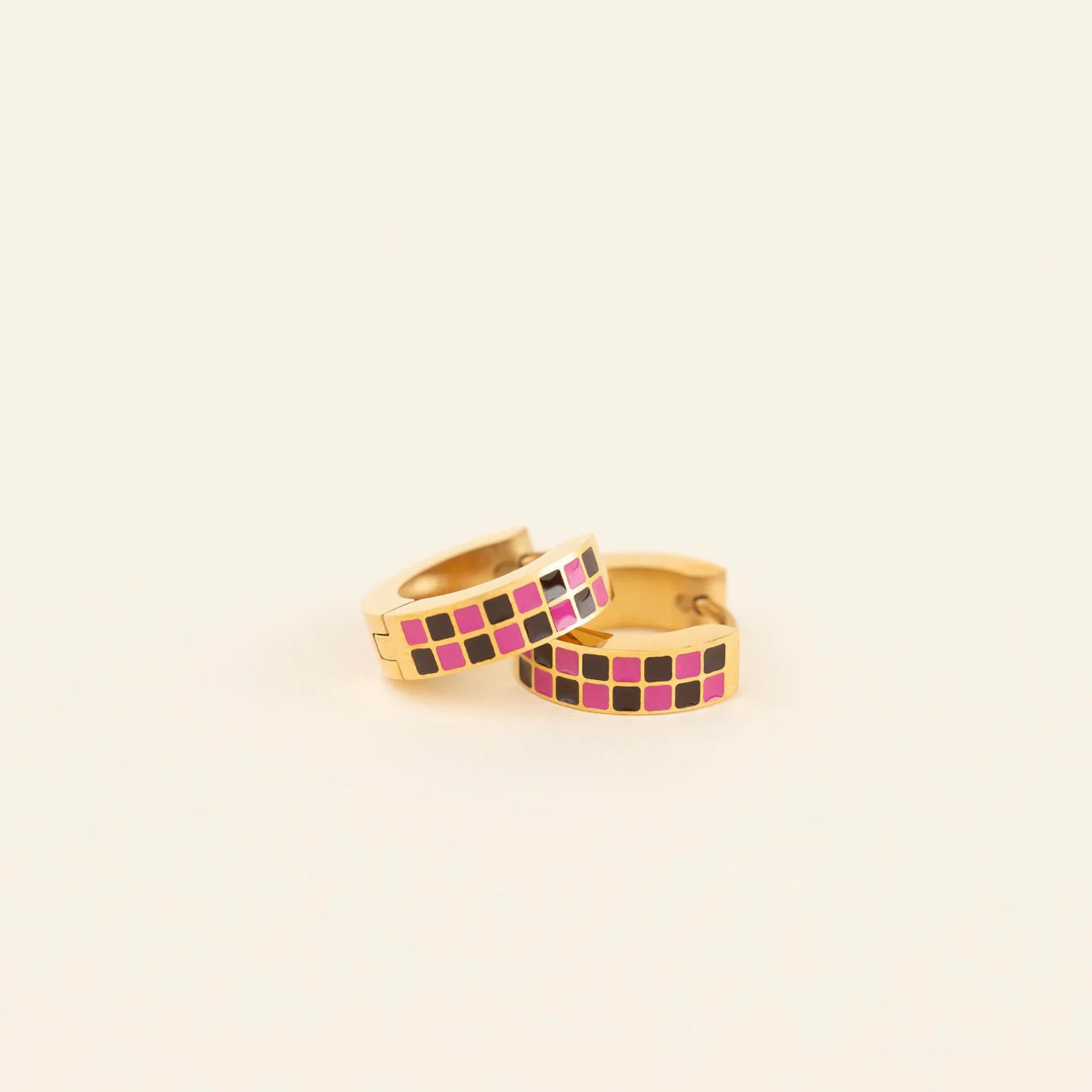 Checkered Chunky Huggie Hoop Earrings - Image 5