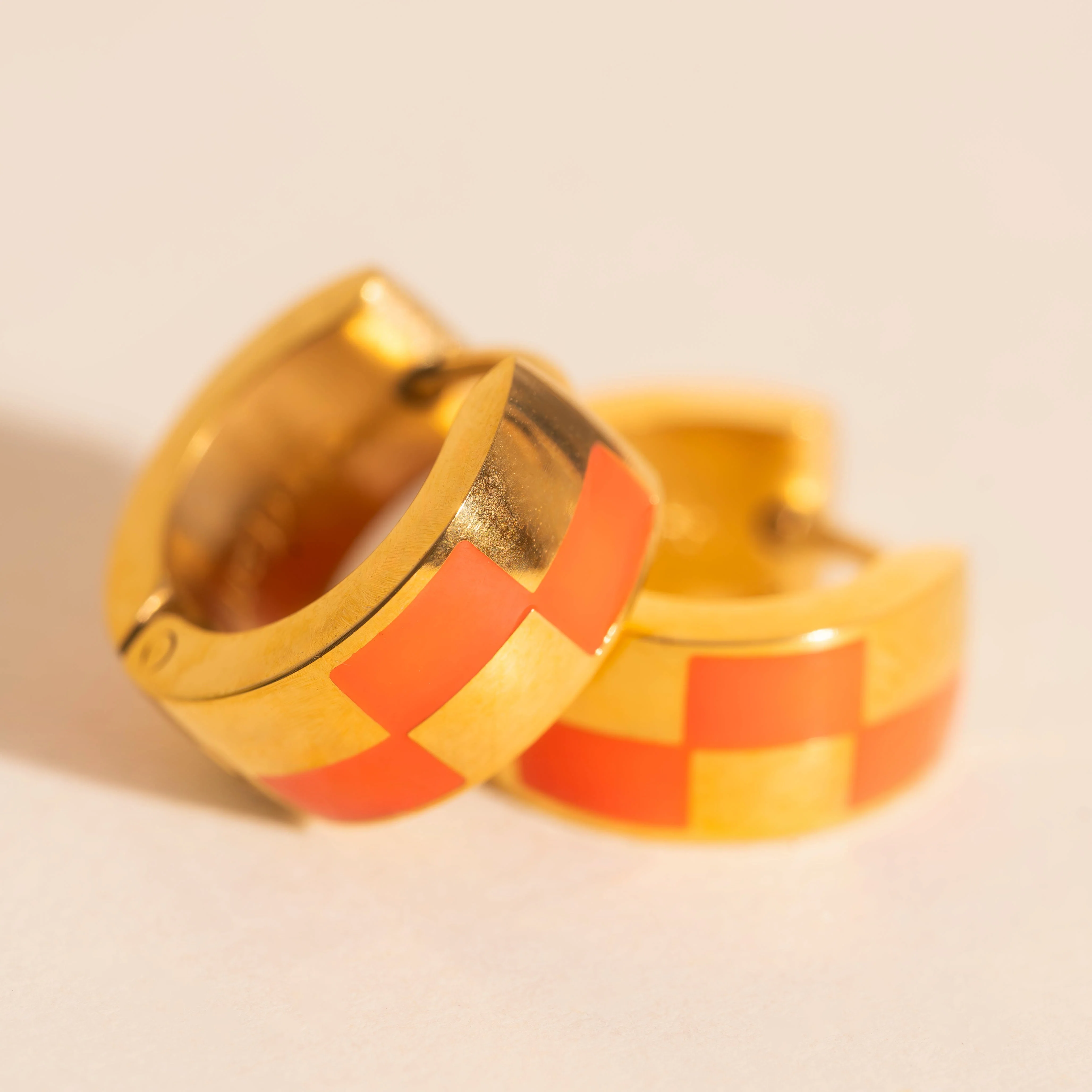 Checkered Rounded Super Chunky Huggie Hoop Earrings - Image 17