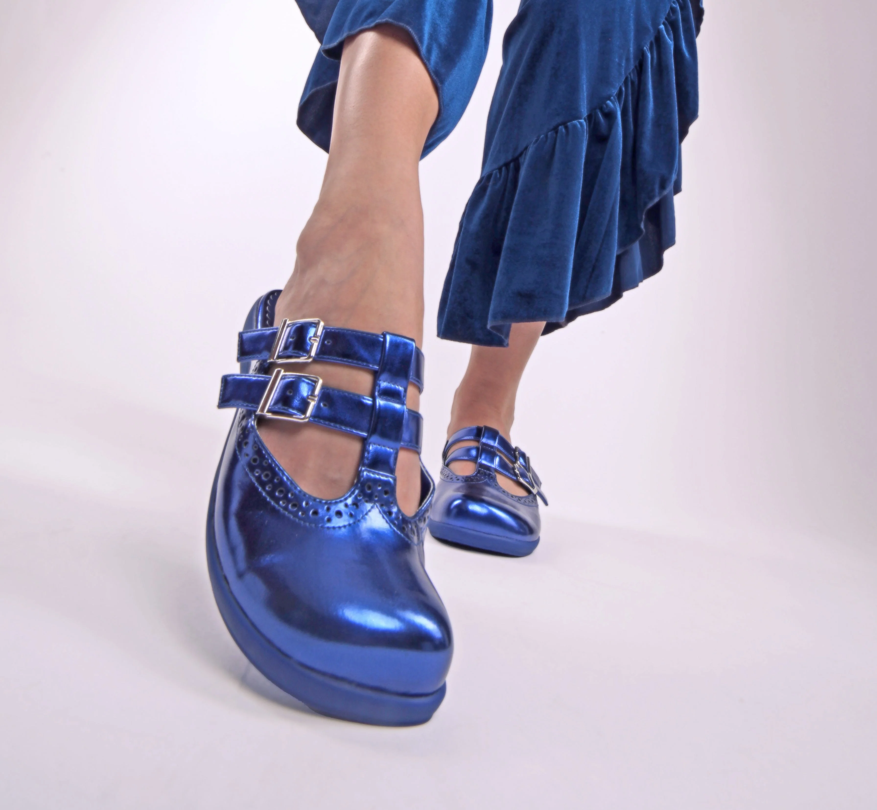 ChocolaticasĀ® Chrome Crush Blue Women's Clog