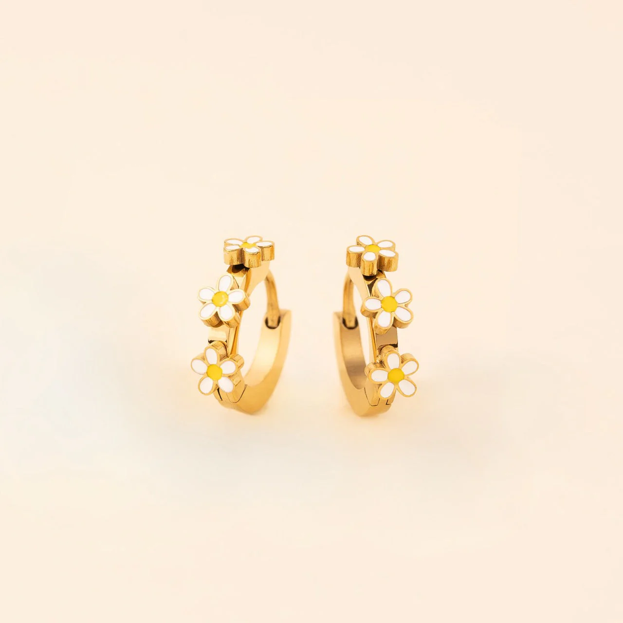 Daisy 3D Huggie Hoop Earrings - Image 3
