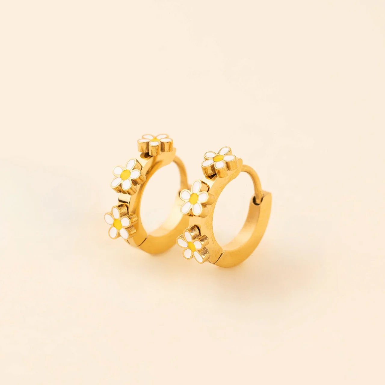 Daisy 3D Huggie Hoop Earrings - Image 4