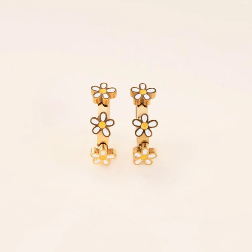Daisy 3D Huggie Hoop Earrings - Image 5