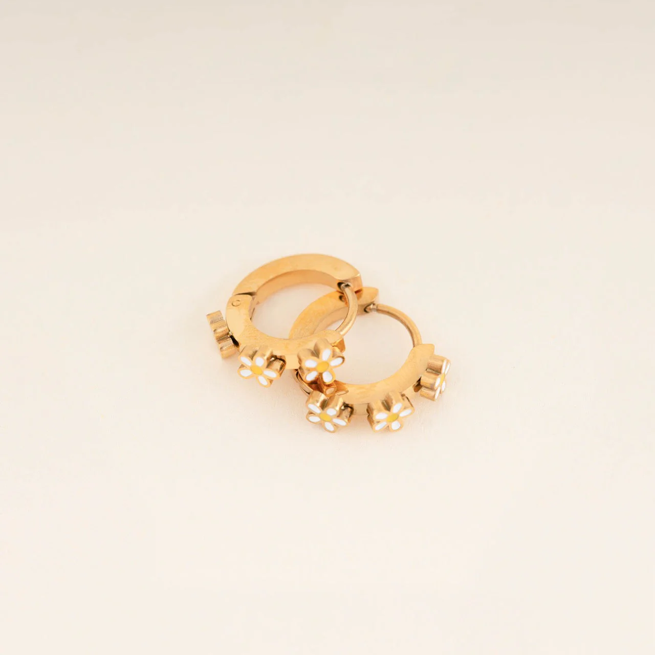 Daisy 3D Huggie Hoop Earrings - Image 7