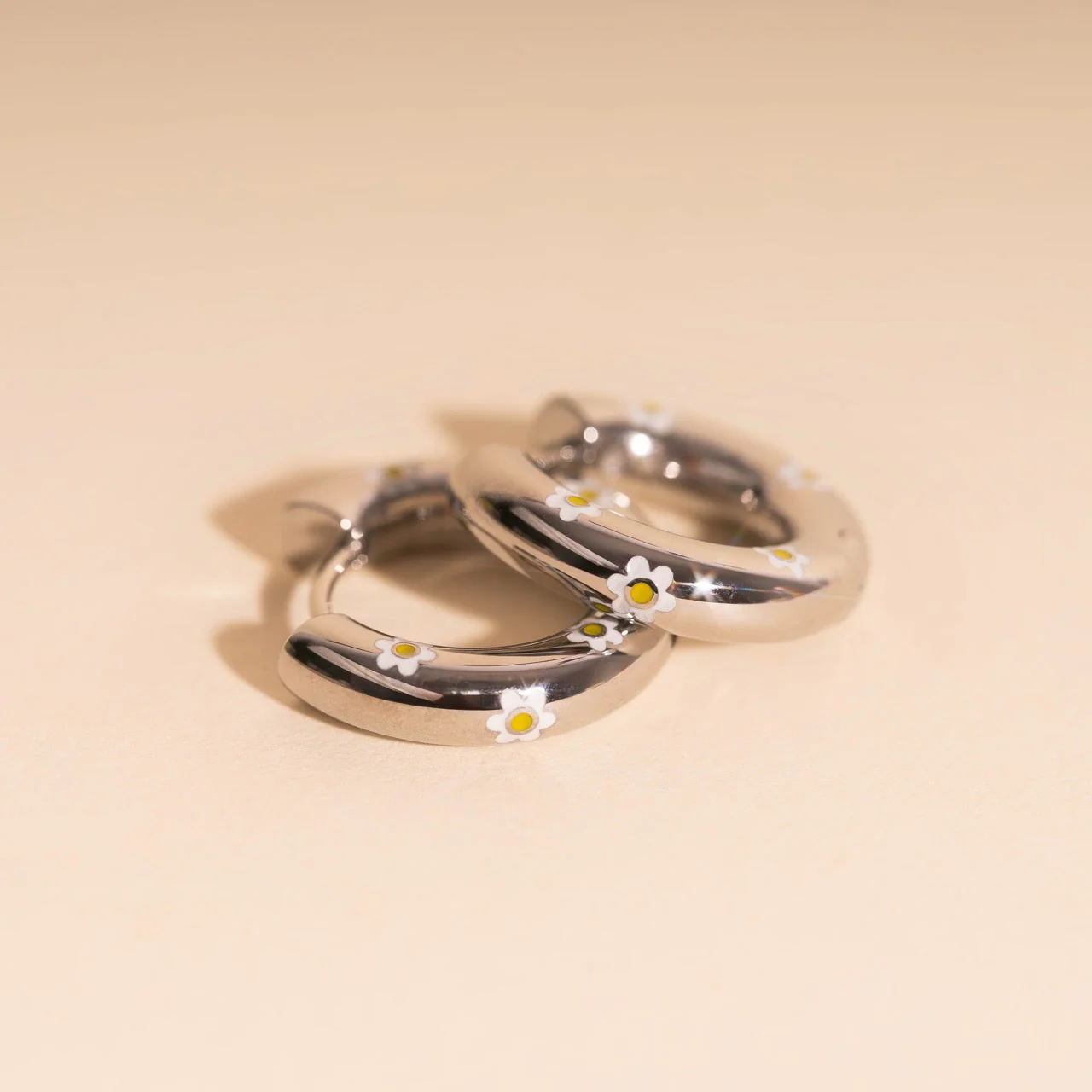 Daisy Chunky Rounded Huggie Hoop Earrings - Image 11