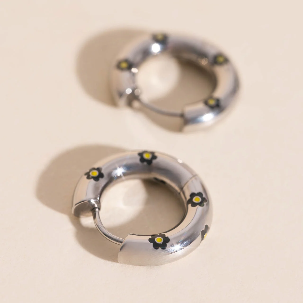 Daisy Chunky Rounded Huggie Hoop Earrings - Image 16