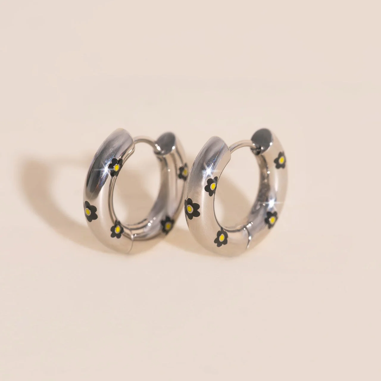 Daisy Chunky Rounded Huggie Hoop Earrings - Image 18