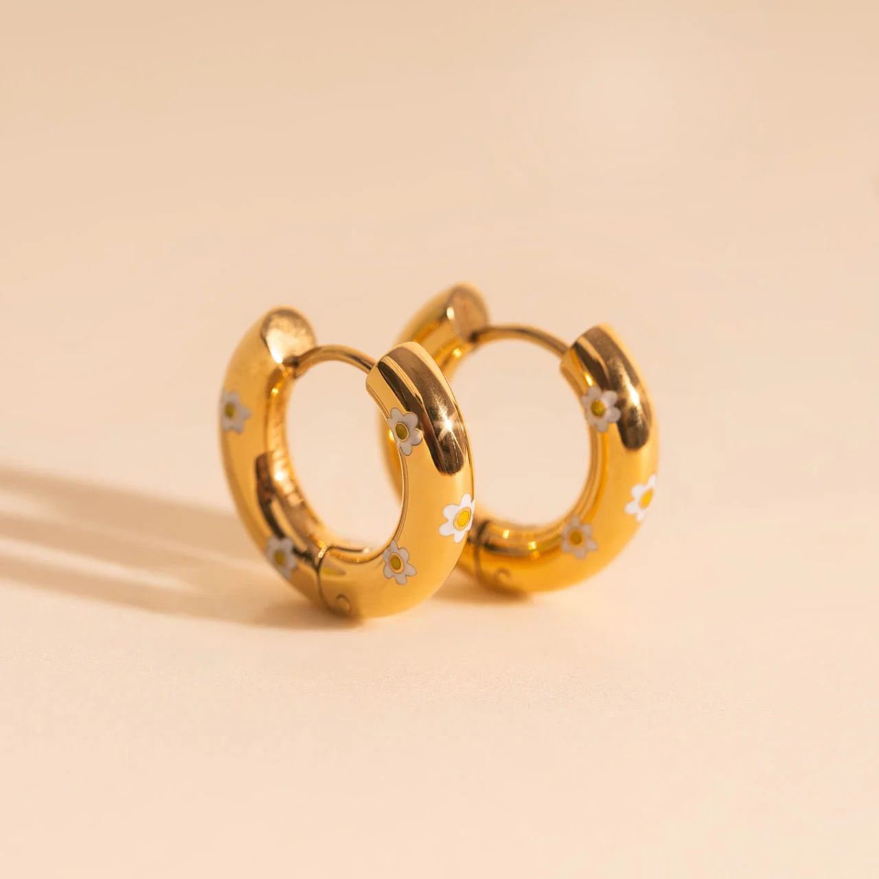Daisy Chunky Rounded Huggie Hoop Earrings - Image 2