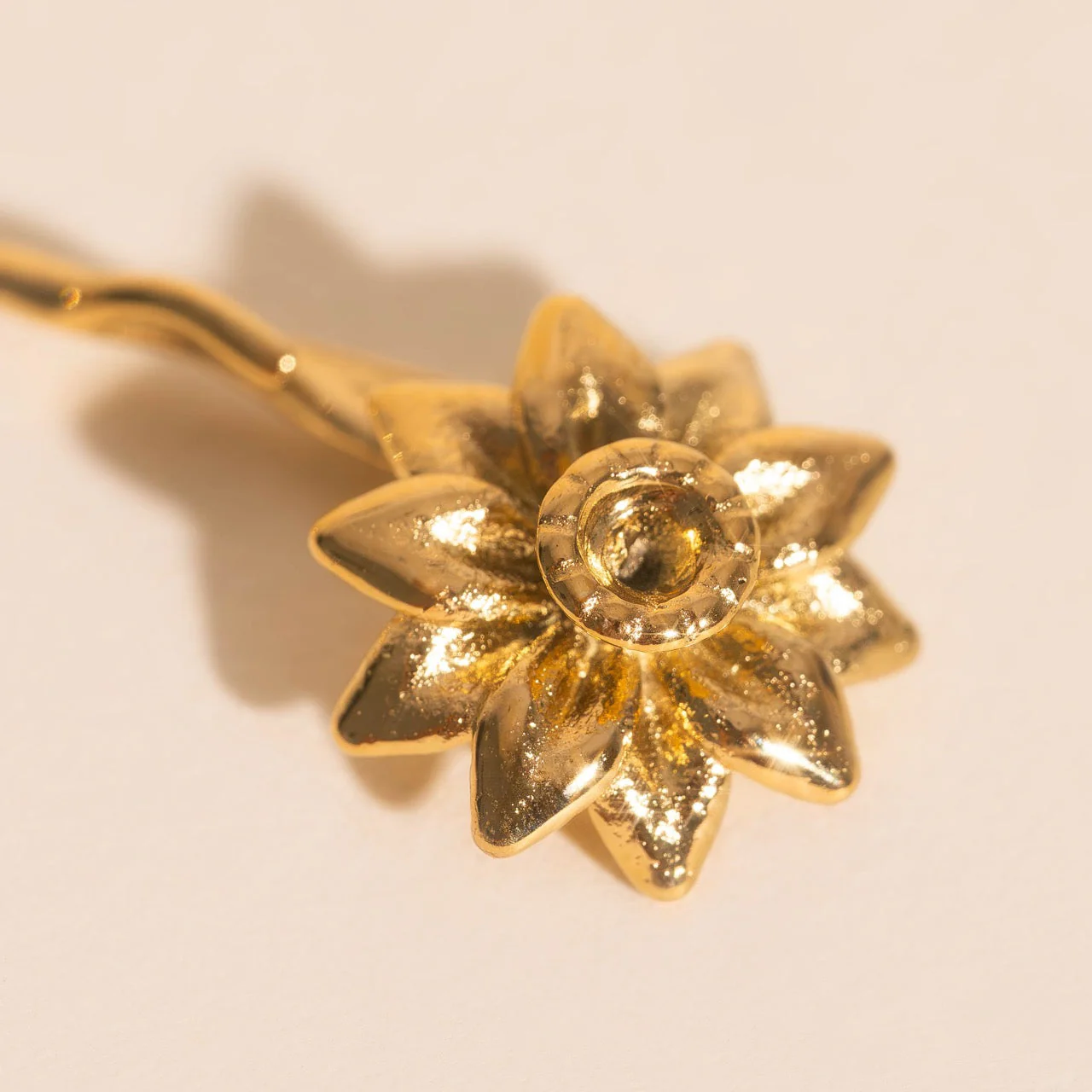 December Narcissus Birth Flower Necklace Charm - Image 6