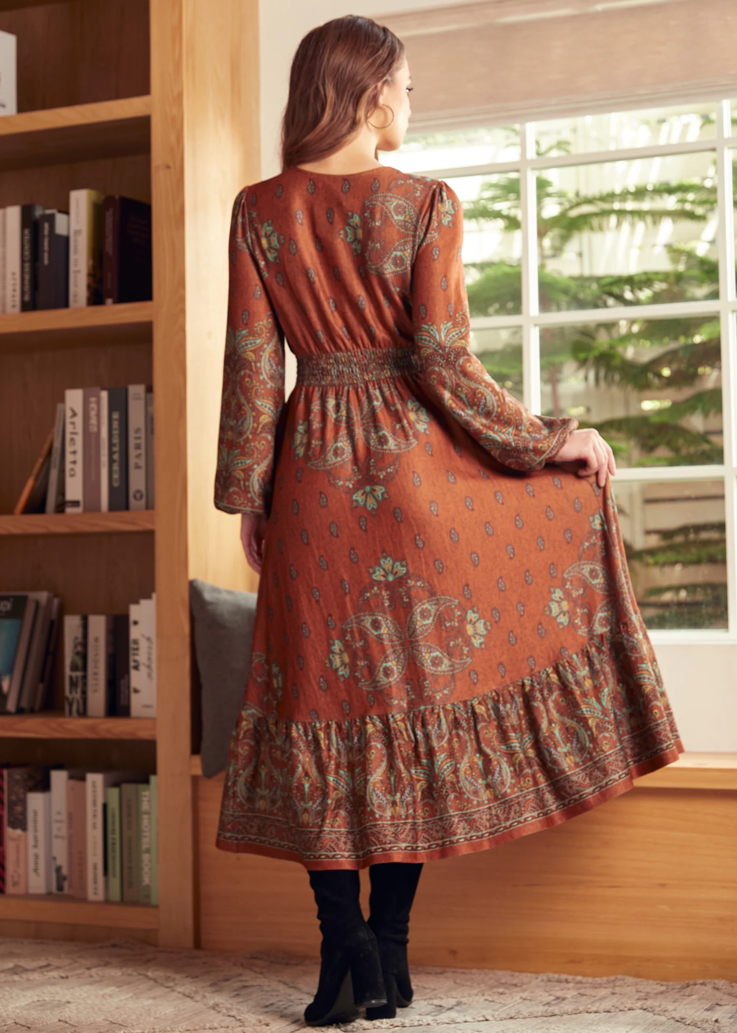 Goldie Hour V-Neck Midi Dress - Image 4