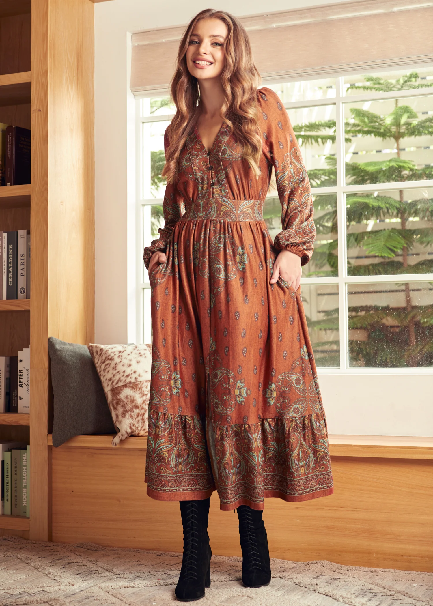 Goldie Hour V-Neck Midi Dress - Image 5