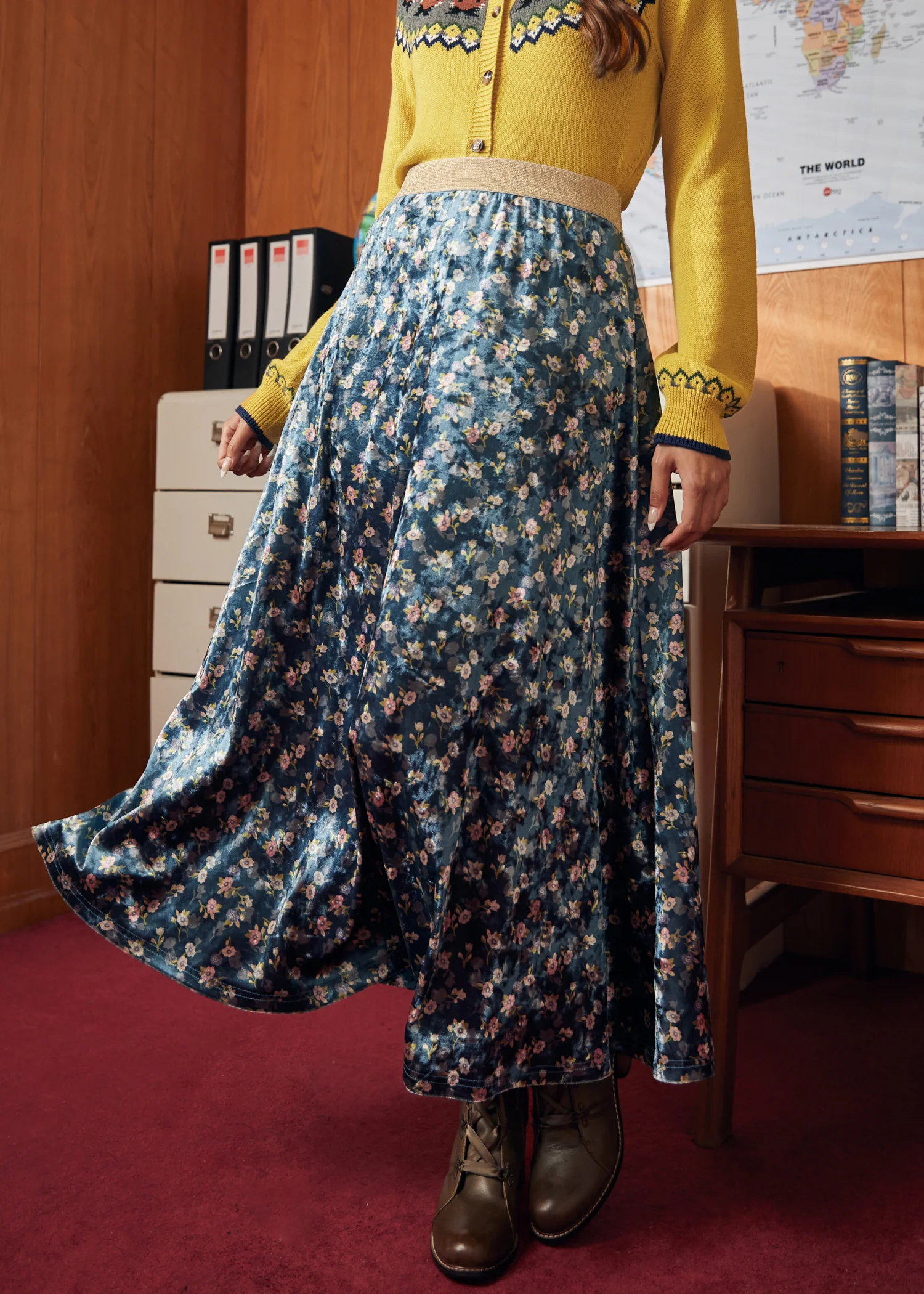 Golden Whispers Velvet Maxi Skirt - Image 3