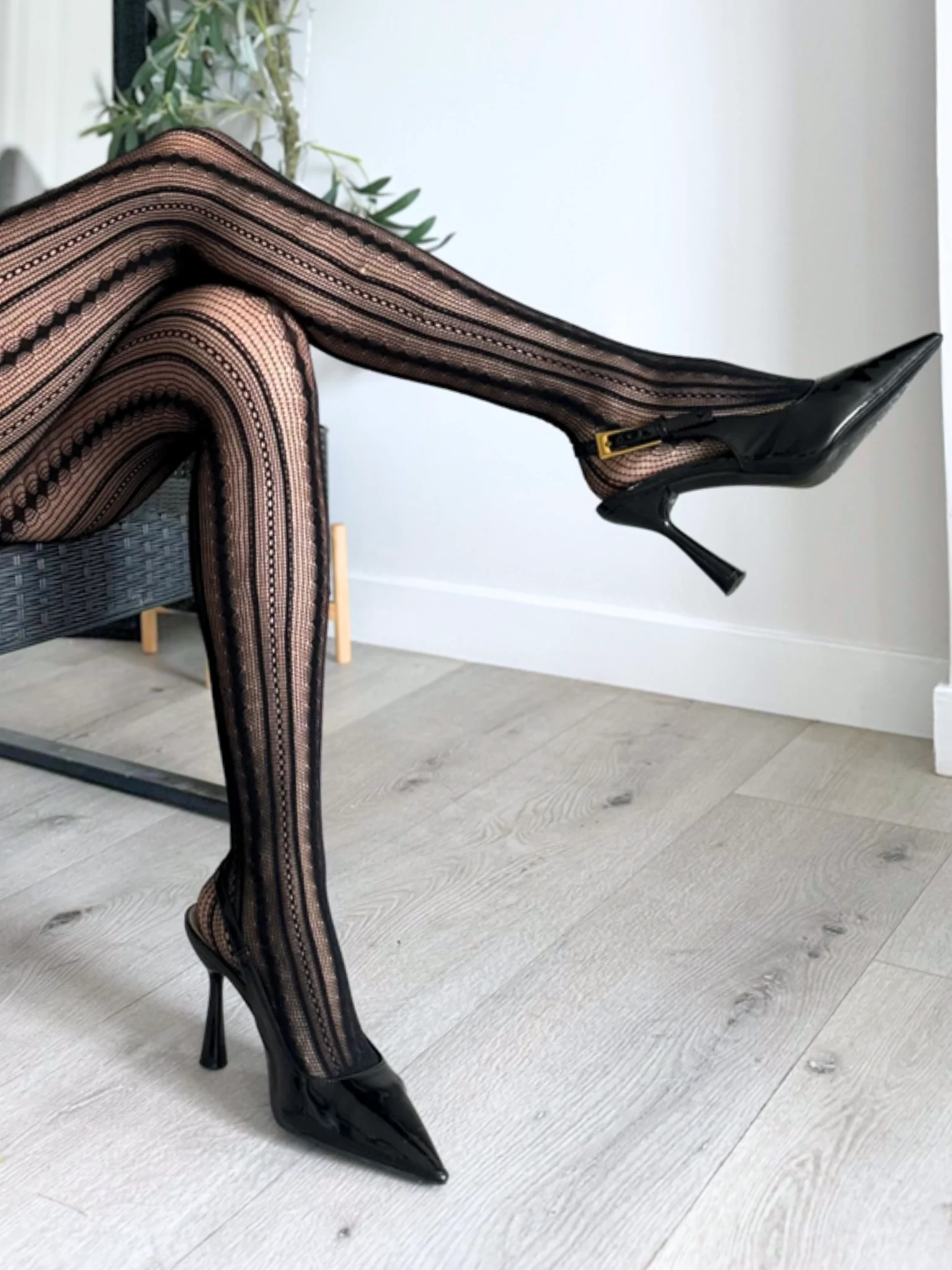 Eve Vintage Pinstripe Net Tights - Image 2