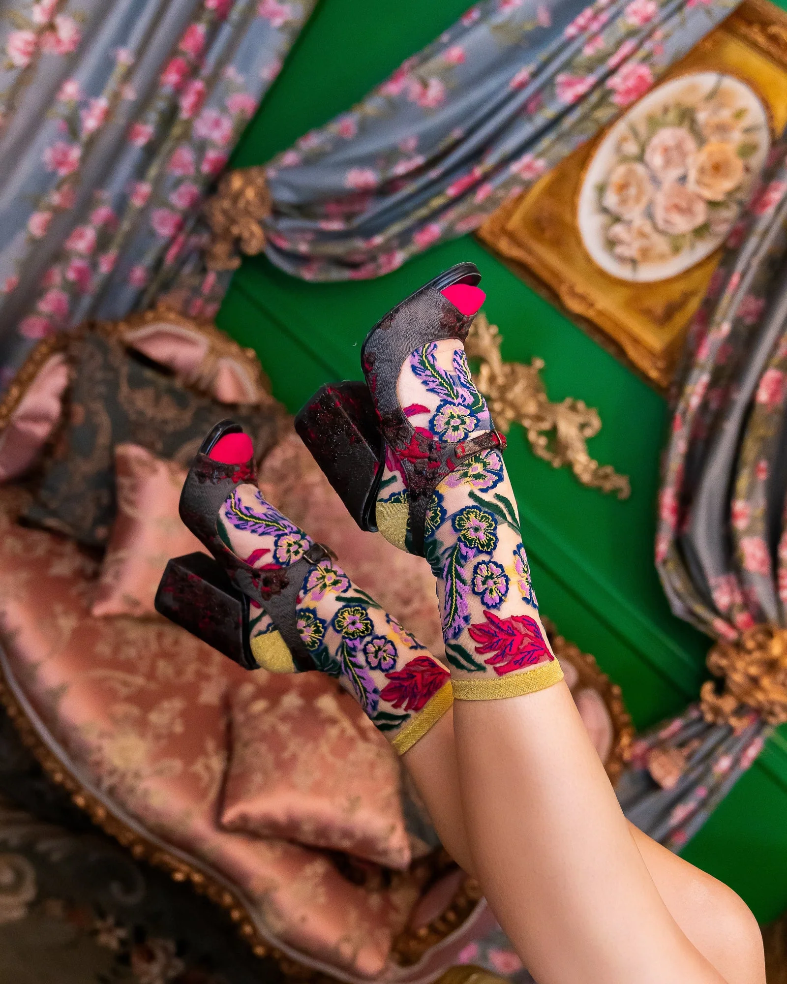 Festive Floral Sheer Crew Sock - Image 4