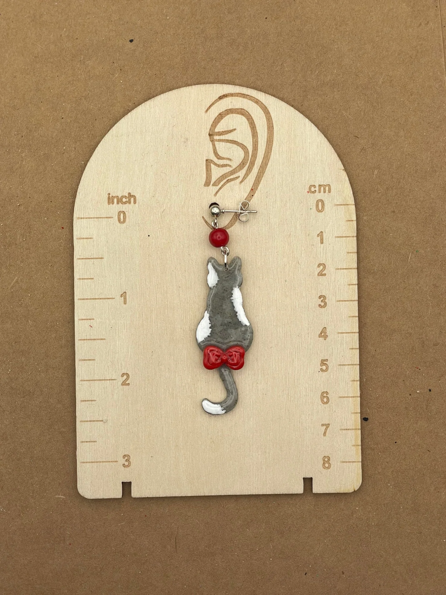 Grey Kitty Cat with Red Bow Earrings - Image 2