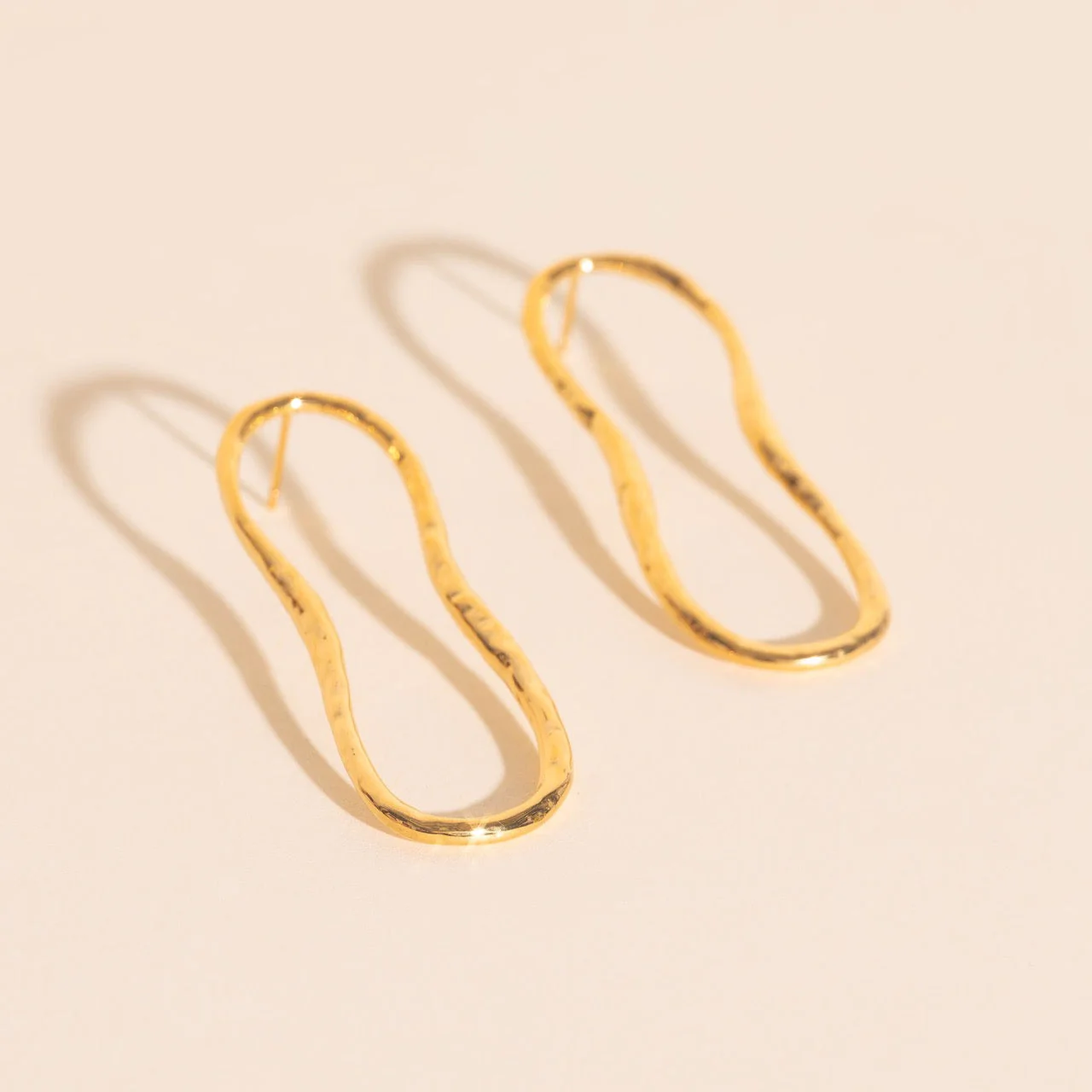 Hammered Oval Stud Earrings - Image 4