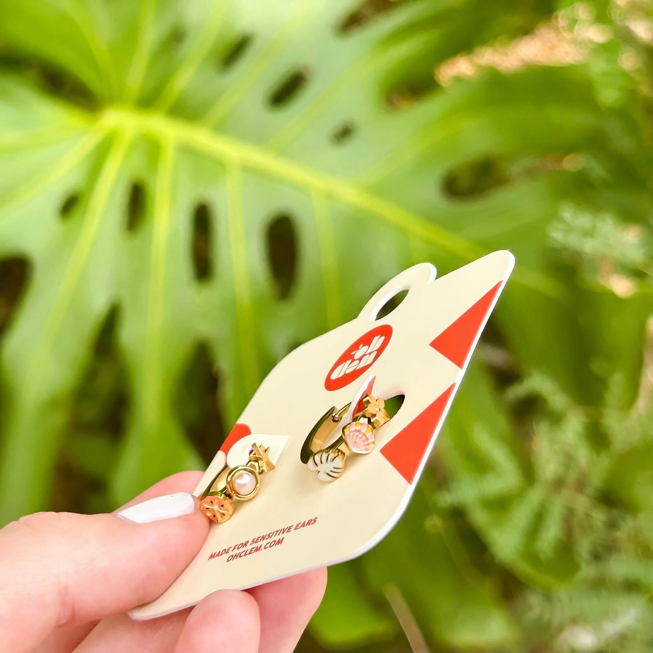Hawaii 3D Huggie Hoop Earrings - Image 5