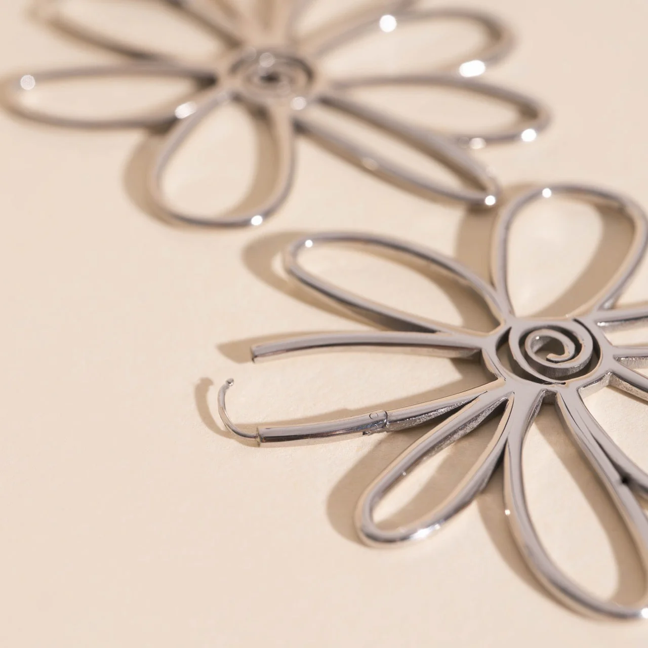 Jumbo Wire Floral Huggie Hoop Earrings - Image 7