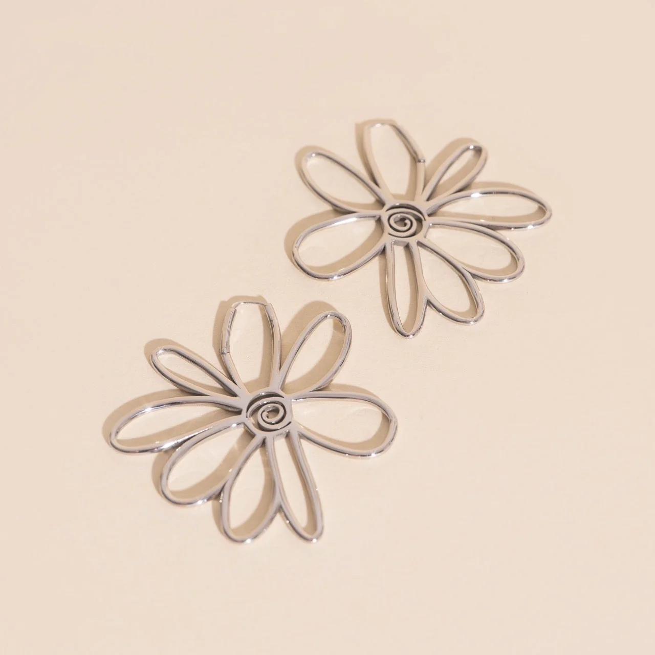 Jumbo Wire Floral Huggie Hoop Earrings - Image 8