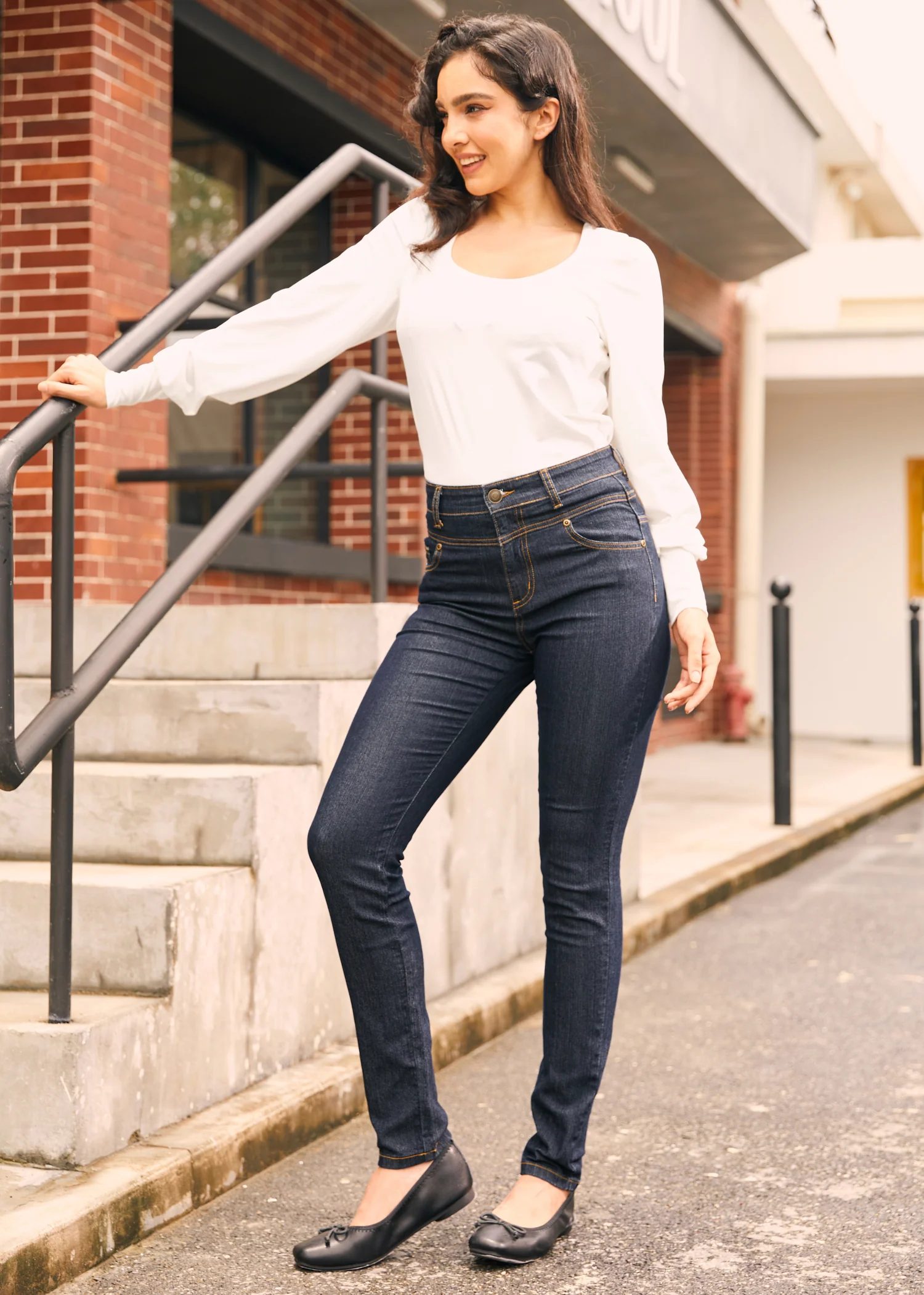 Karaoke Seamstress Buttoned Skinny Jeans - Image 3