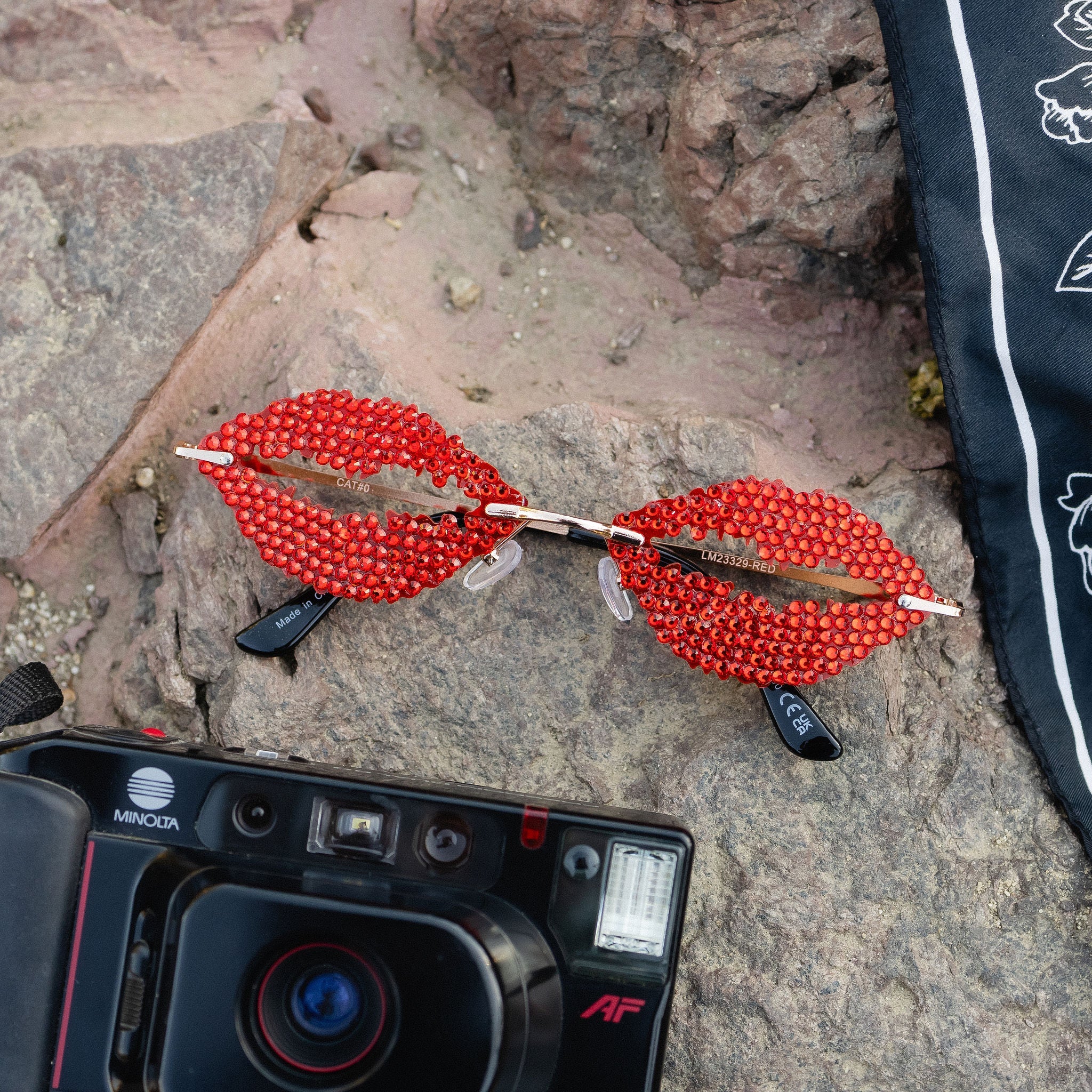 KISS ME Lip Frames - Image 4