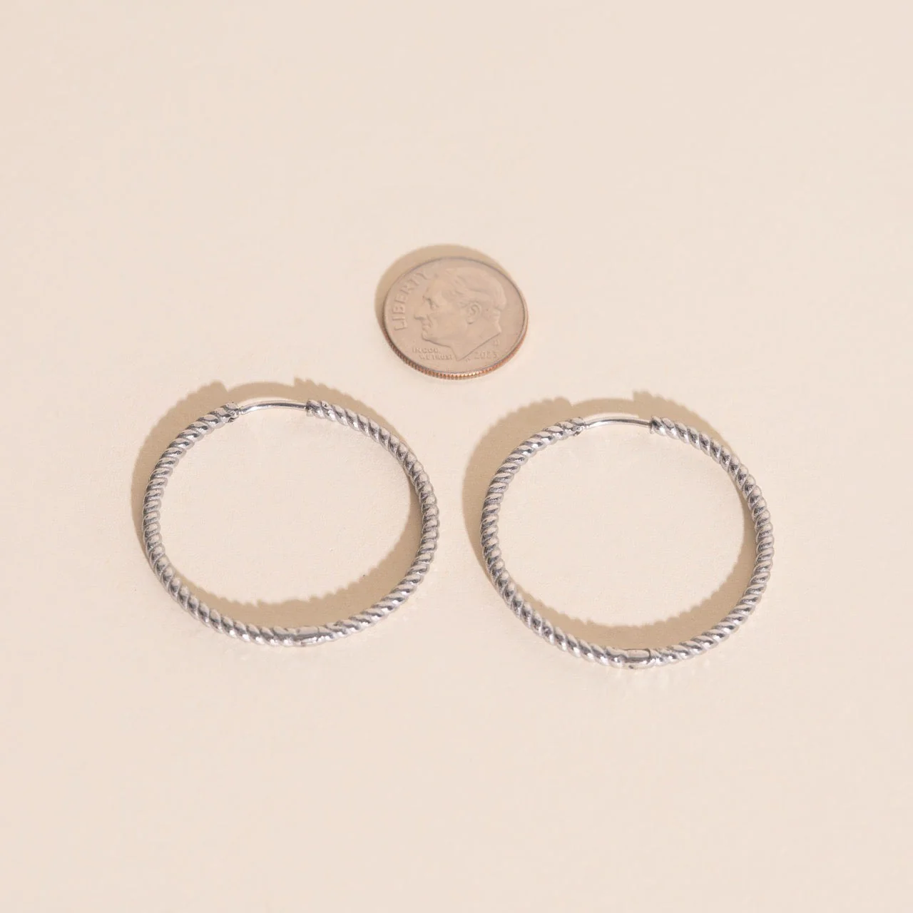 Lasso Rope Rounded Huggie Hoop Earrings - Image 13