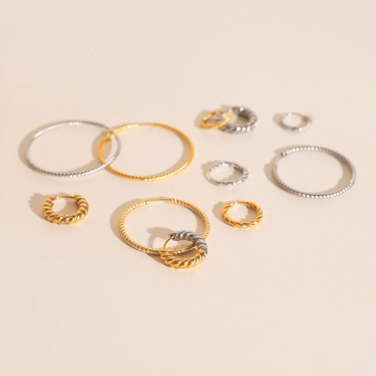 Lasso Rope Rounded Huggie Hoop Earrings - Image 20