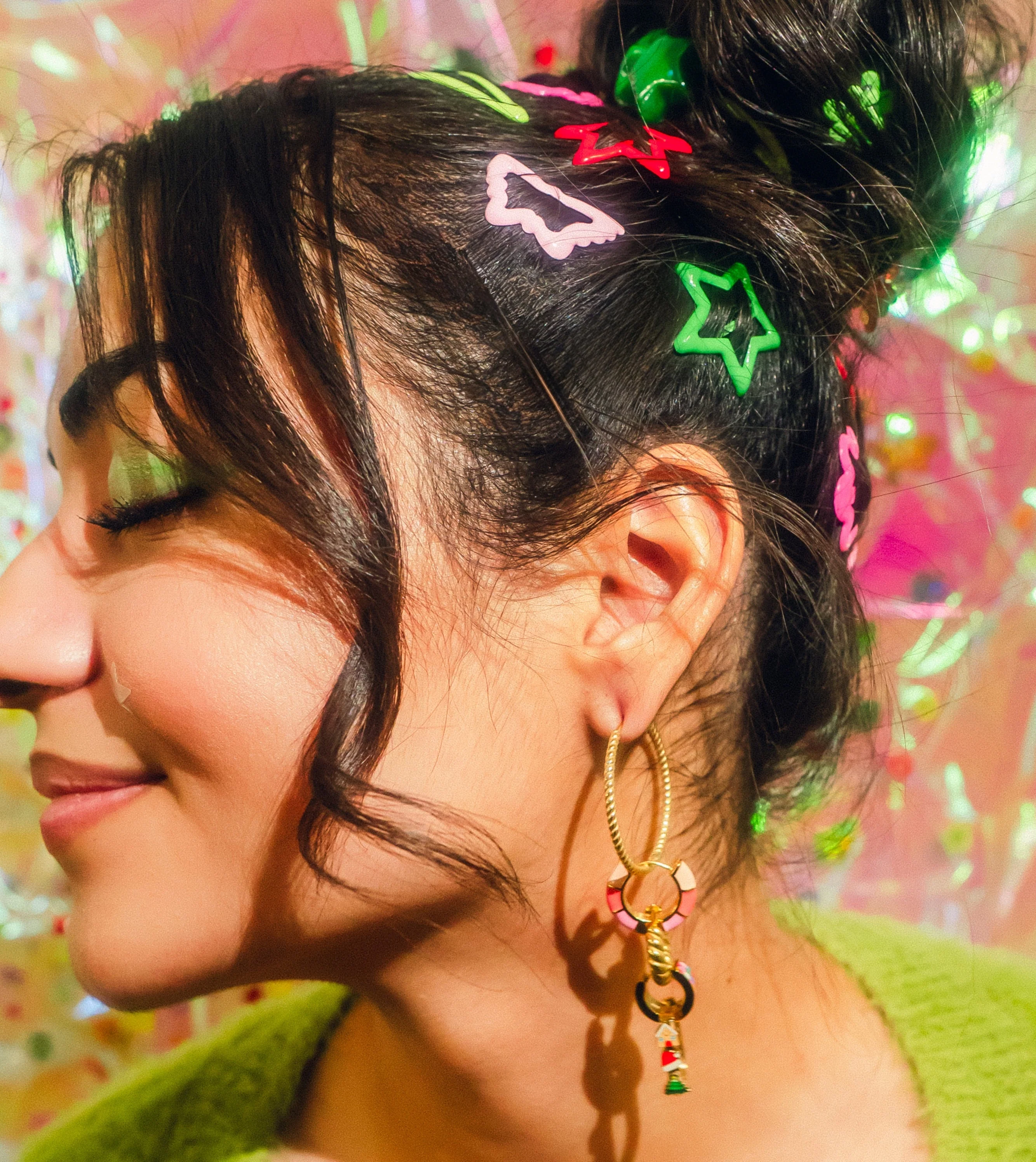 Lasso Rope Rounded Huggie Hoop Earrings - Image 4