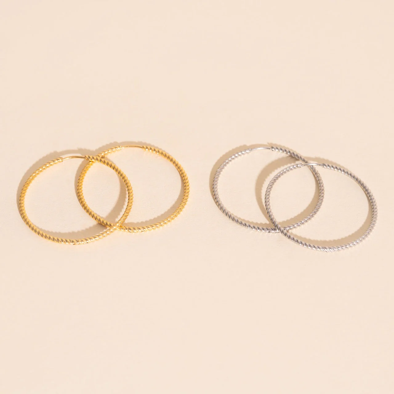 Lasso Rope Rounded Huggie Hoop Earrings - Image 8