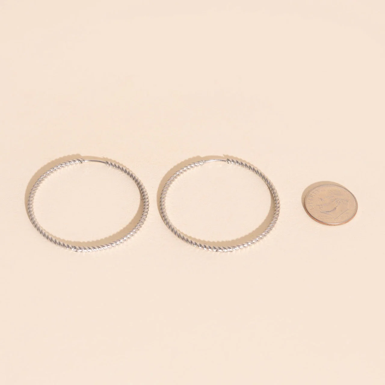 Lasso Rope Rounded Huggie Hoop Earrings - Image 9
