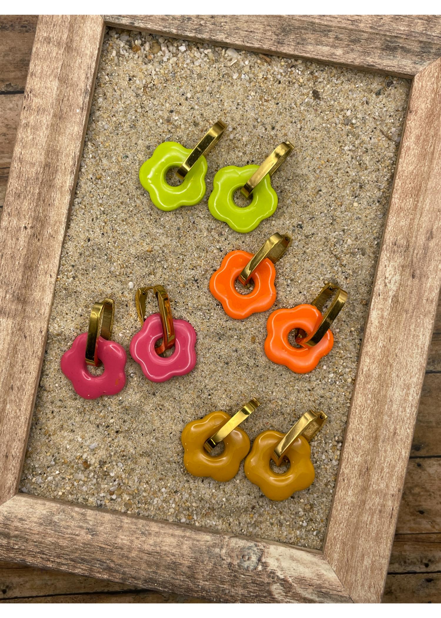 Mod Flower Huggie Hoop Earrings - Image 4