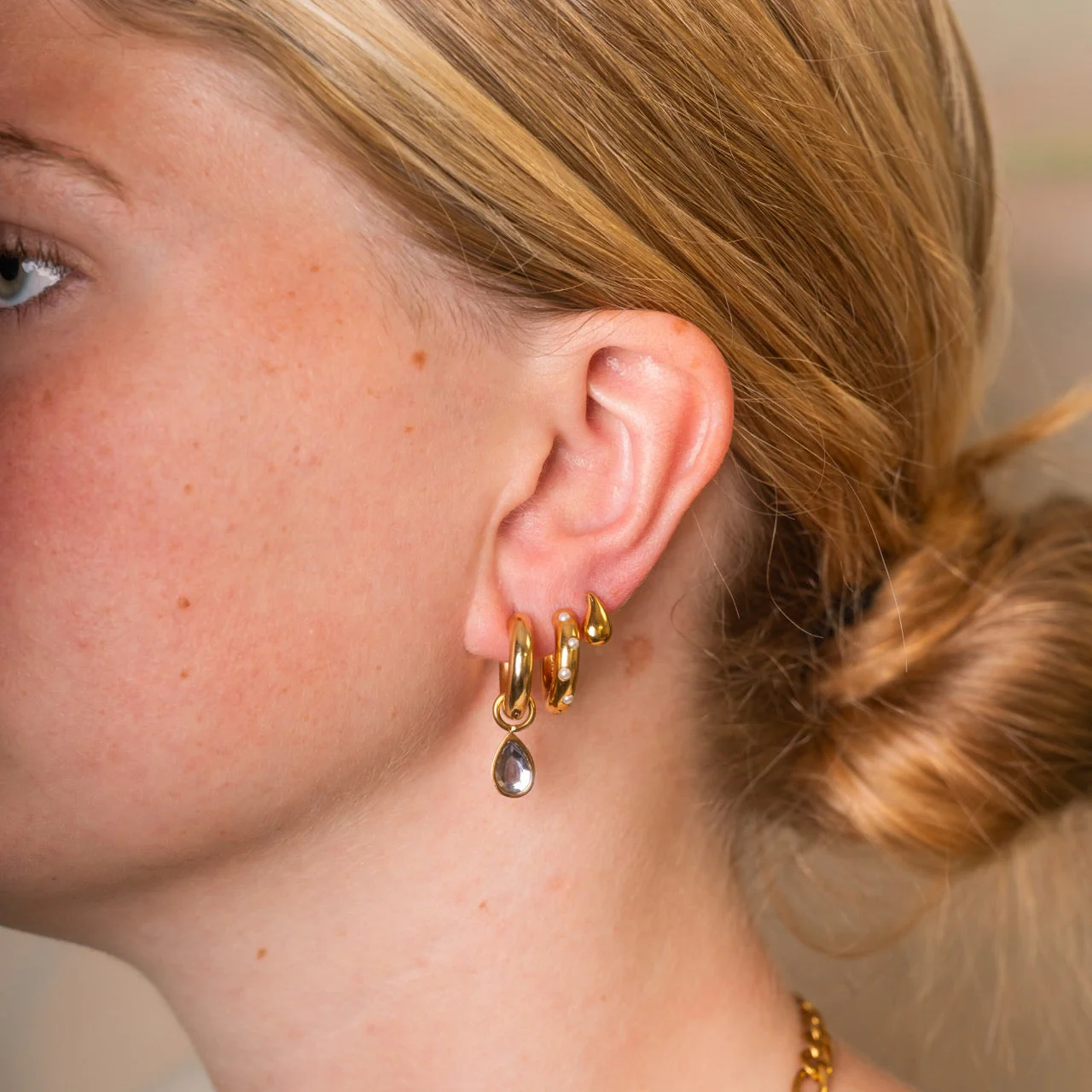 Pearl Chunky Rounded Huggie Hoop Earrings - Image 2