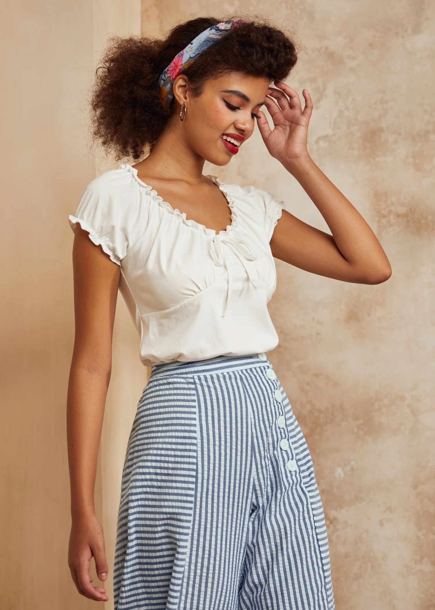 The Darling Detail Bow Tee - Image 5