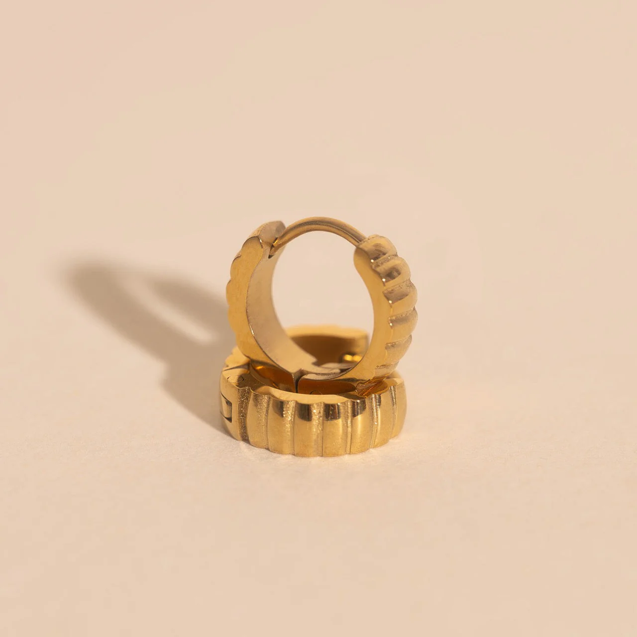 Scalloped Chunky Huggie Hoop Earrings - Image 3