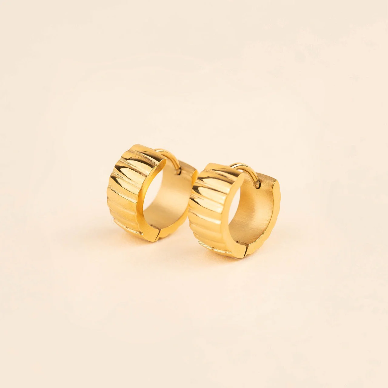 Scalloped Super Chunky Huggie Hoop Earrings - Image 4