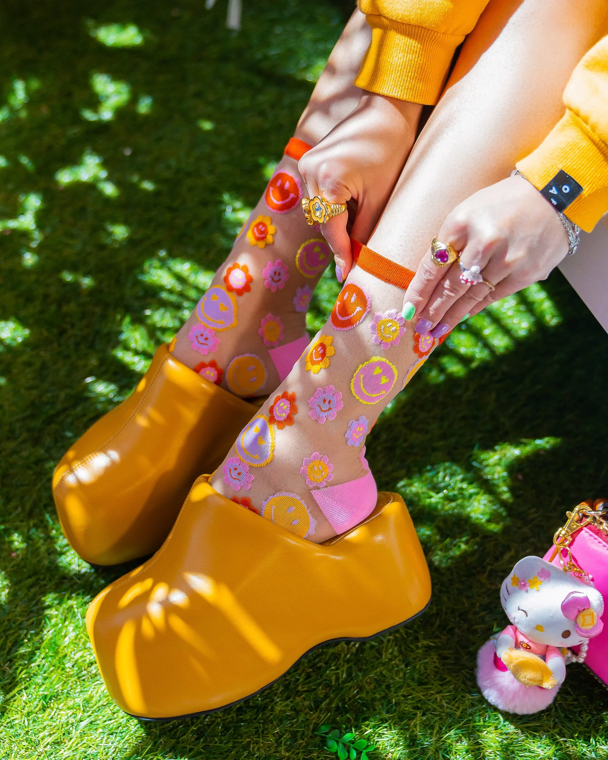 Smiley Face Daisy Sheer Crew Sock - Image 6