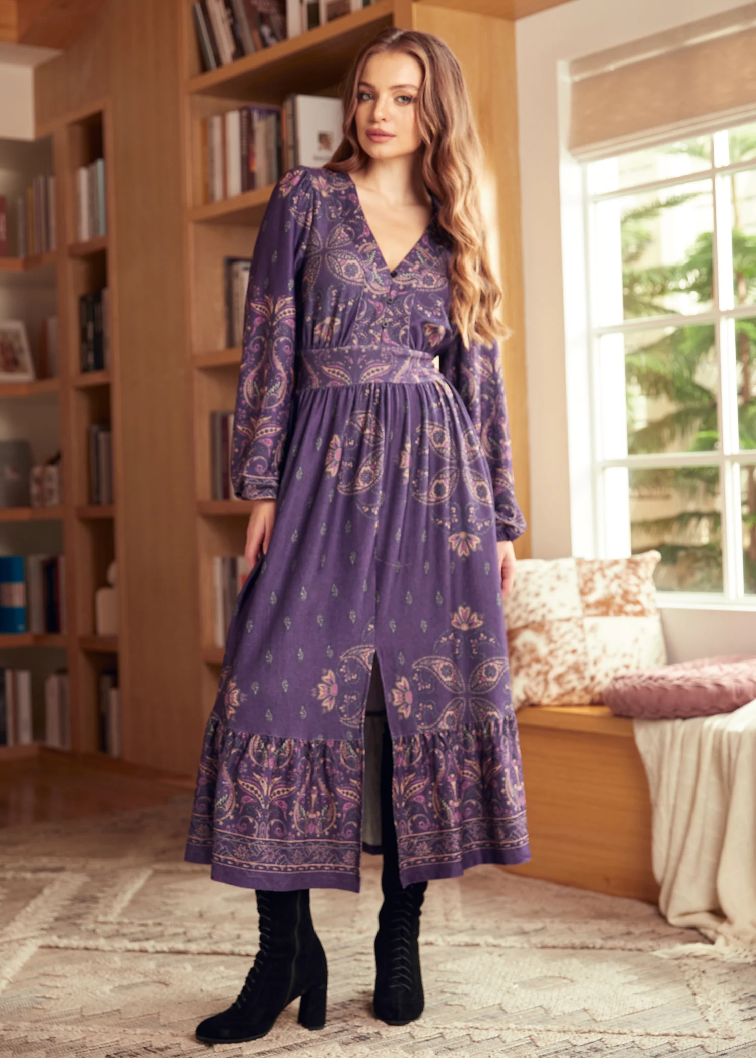 Goldie Hour V-Neck Midi Dress - Image 3