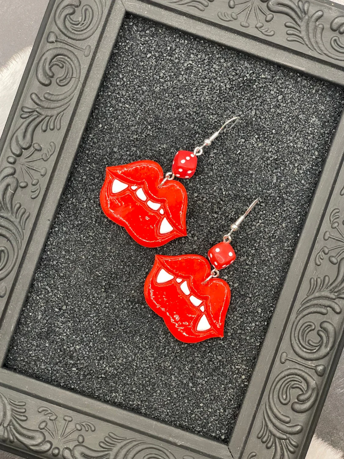 Tattoo Love Vampire Lips Earrings - Image 3