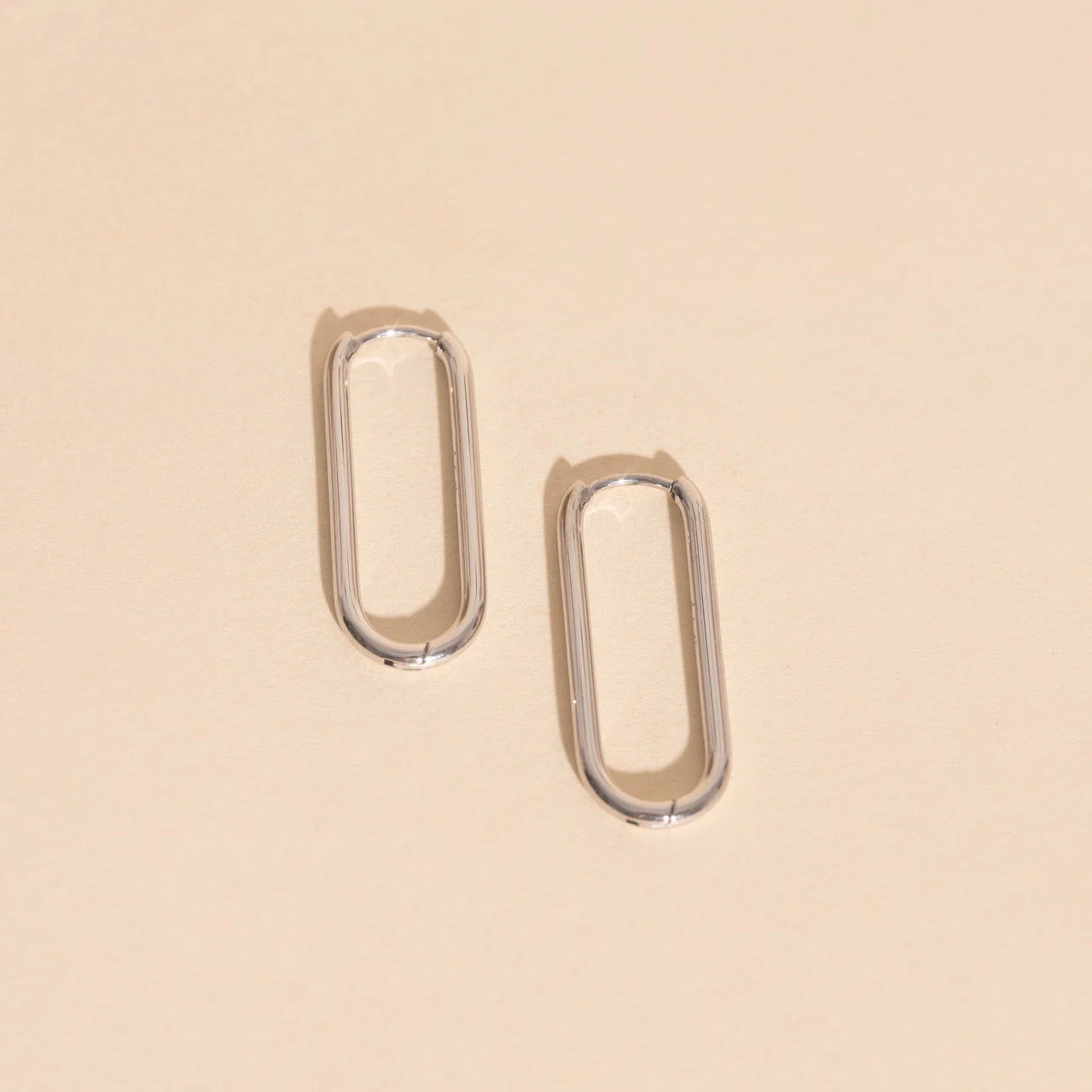 Thinny Rectangle Rounded Huggie Hoop Earrings - Image 5