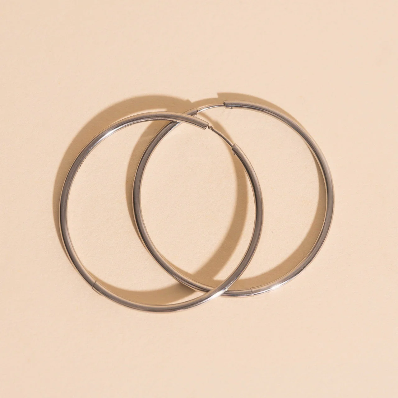 Titanium Circle Rounded Huggie Hoop Earrings - Image 11