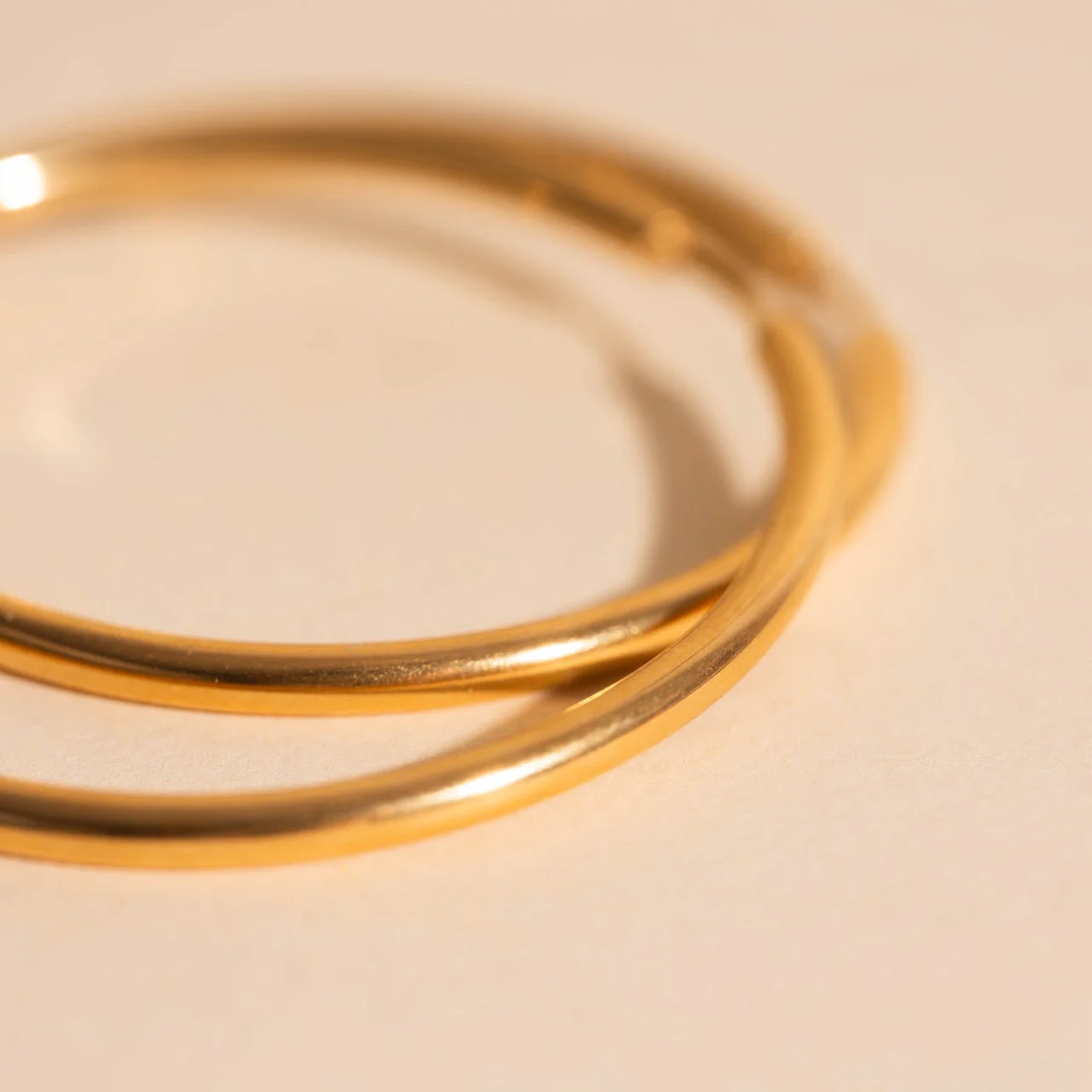 Titanium Circle Rounded Huggie Hoop Earrings - Image 20