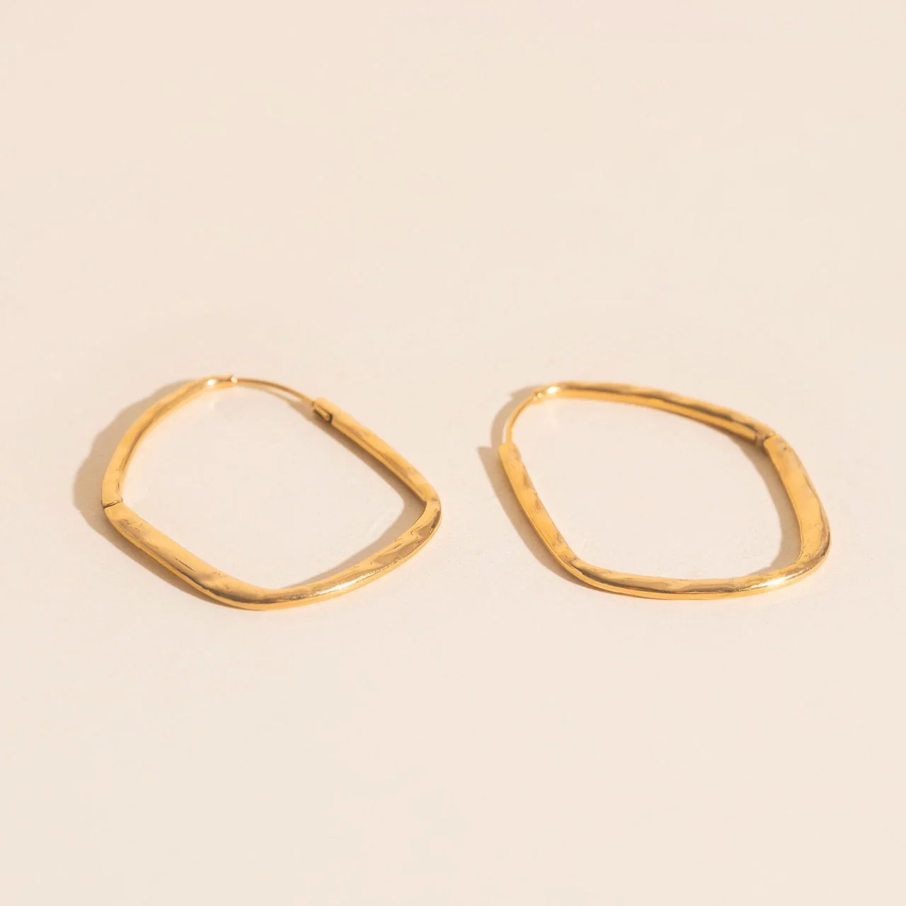 Titanium Hammered Oblong Huggie Hoop Earrings - Image 2