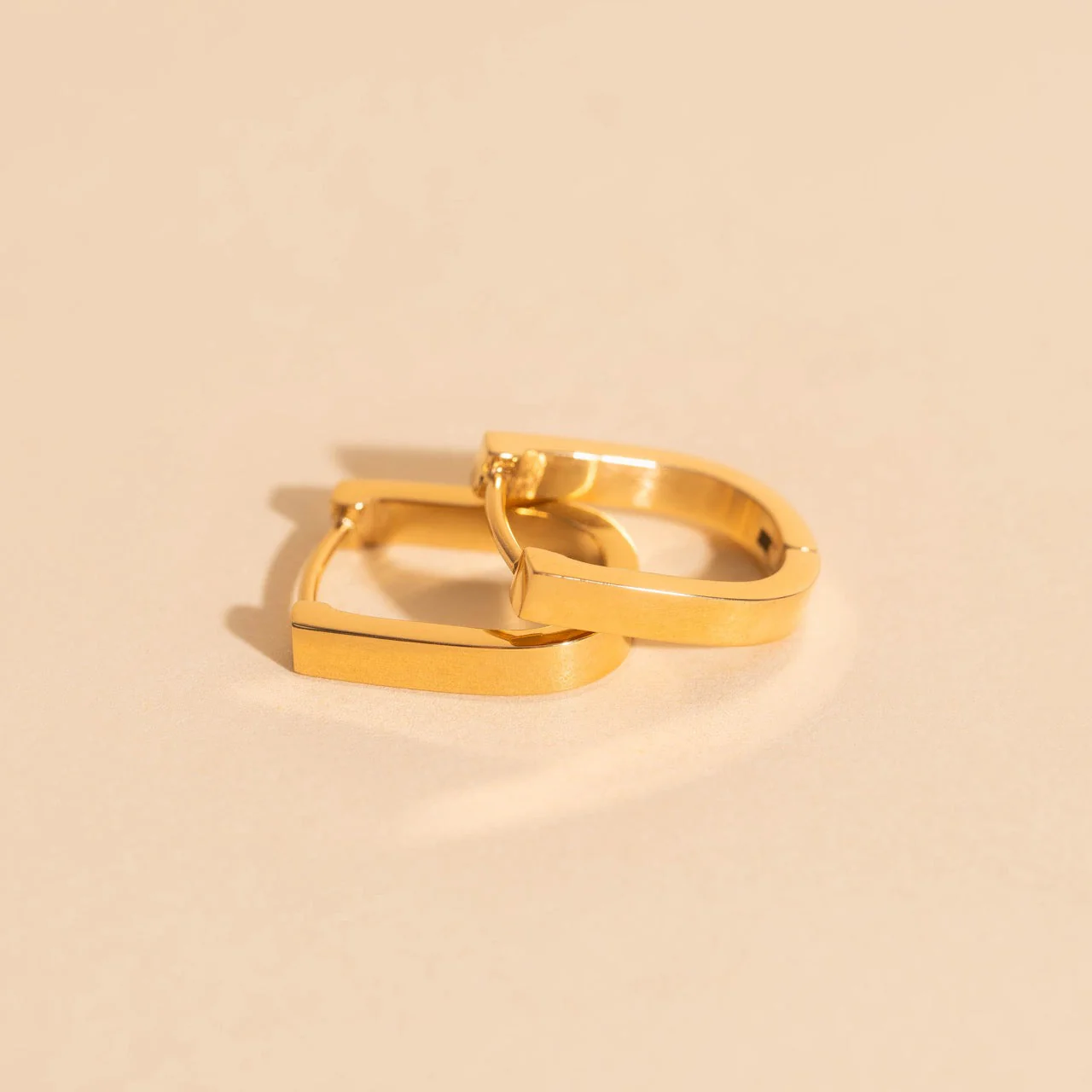 Titanium Smooth Stirrup Chunky Huggie Hoop Earrings - Image 6